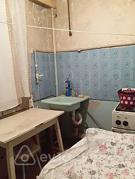 Satılır 1 otaqlı köhnə tikili 32 m²