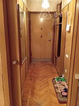 Satılır 1 otaqlı köhnə tikili 32 m²