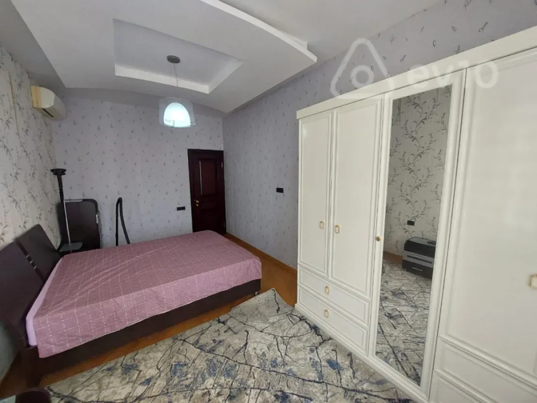 Kirayə verilir 3 otaqlı yeni tikili 120 m²