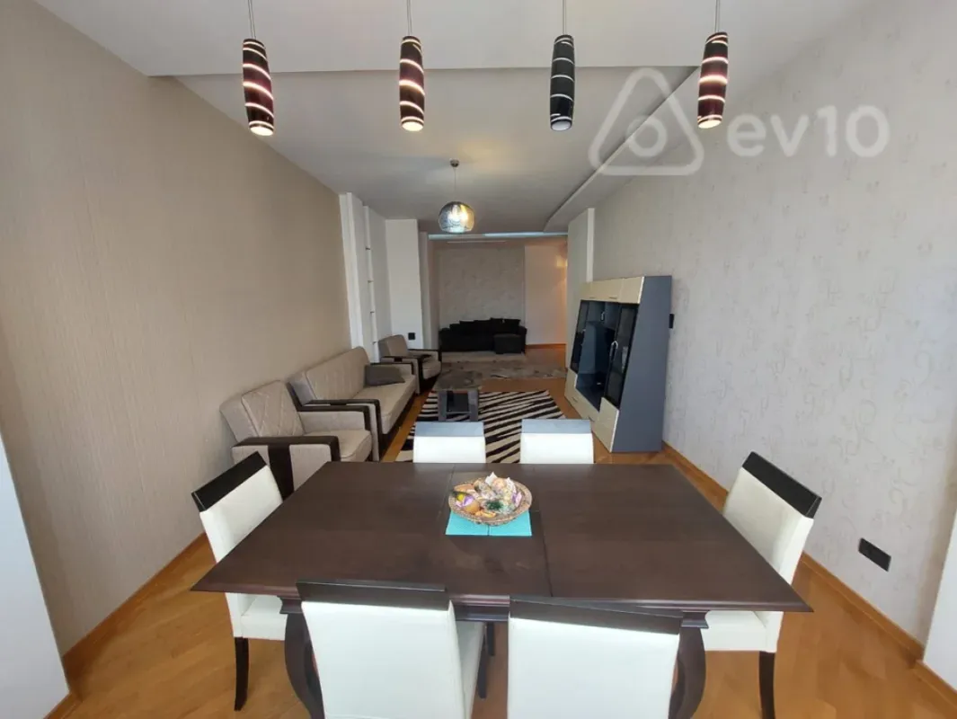 Kirayə verilir 3 otaqlı yeni tikili 120 m²