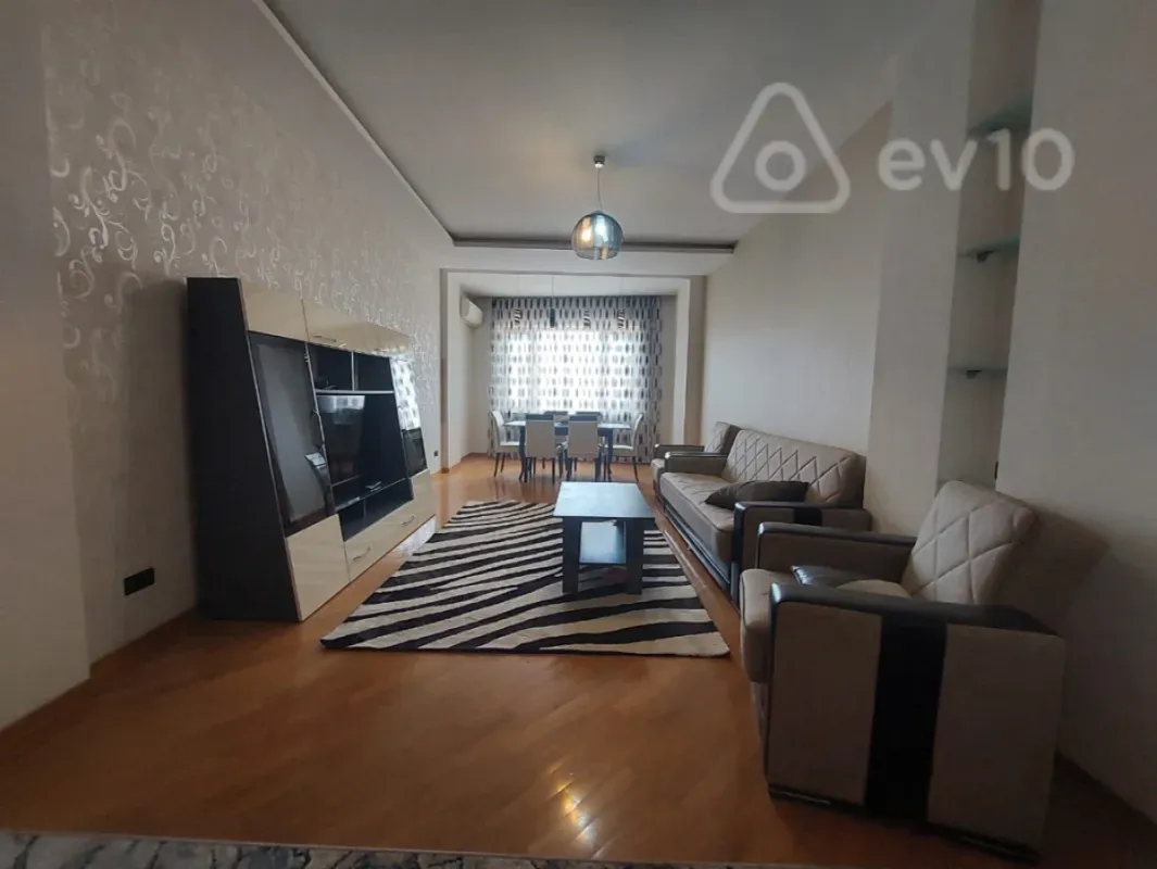 Kirayə verilir 3 otaqlı yeni tikili 120 m²