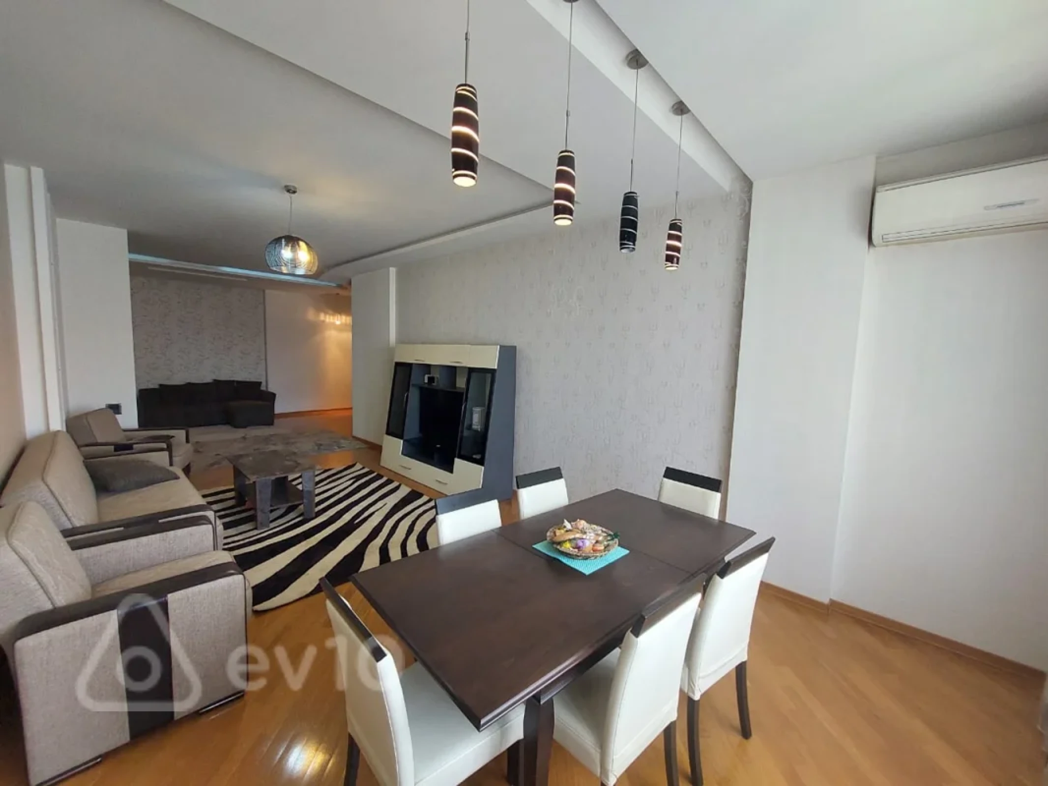 Kirayə verilir 3 otaqlı yeni tikili 120 m²