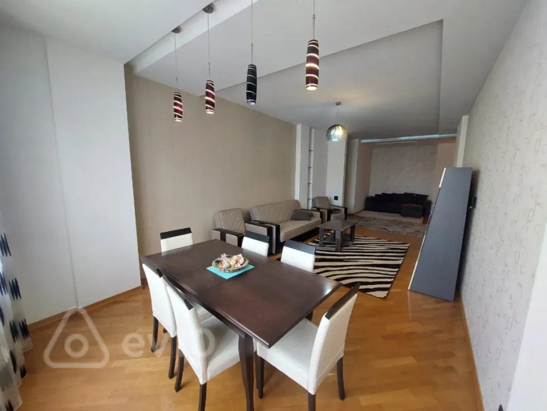 Kirayə verilir 3 otaqlı yeni tikili 120 m²