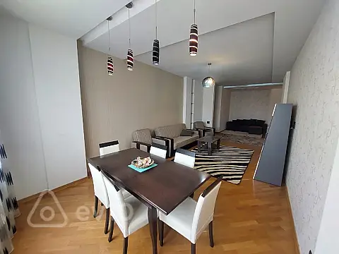 Kirayə verilir 3 otaqlı yeni tikili 120 m²