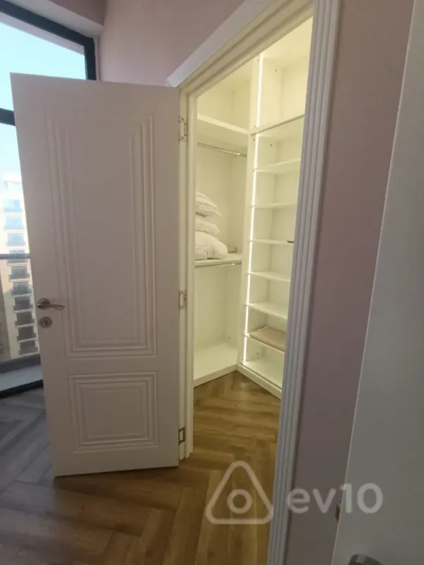 Satılır 2 otaqlı yeni tikili 87 m²