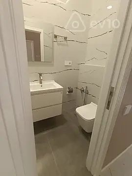 Satılır 2 otaqlı yeni tikili 87 m²