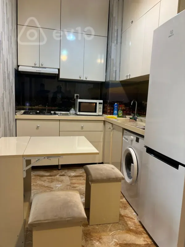 Kirayə verilir 2 otaqlı yeni tikili 55 m²