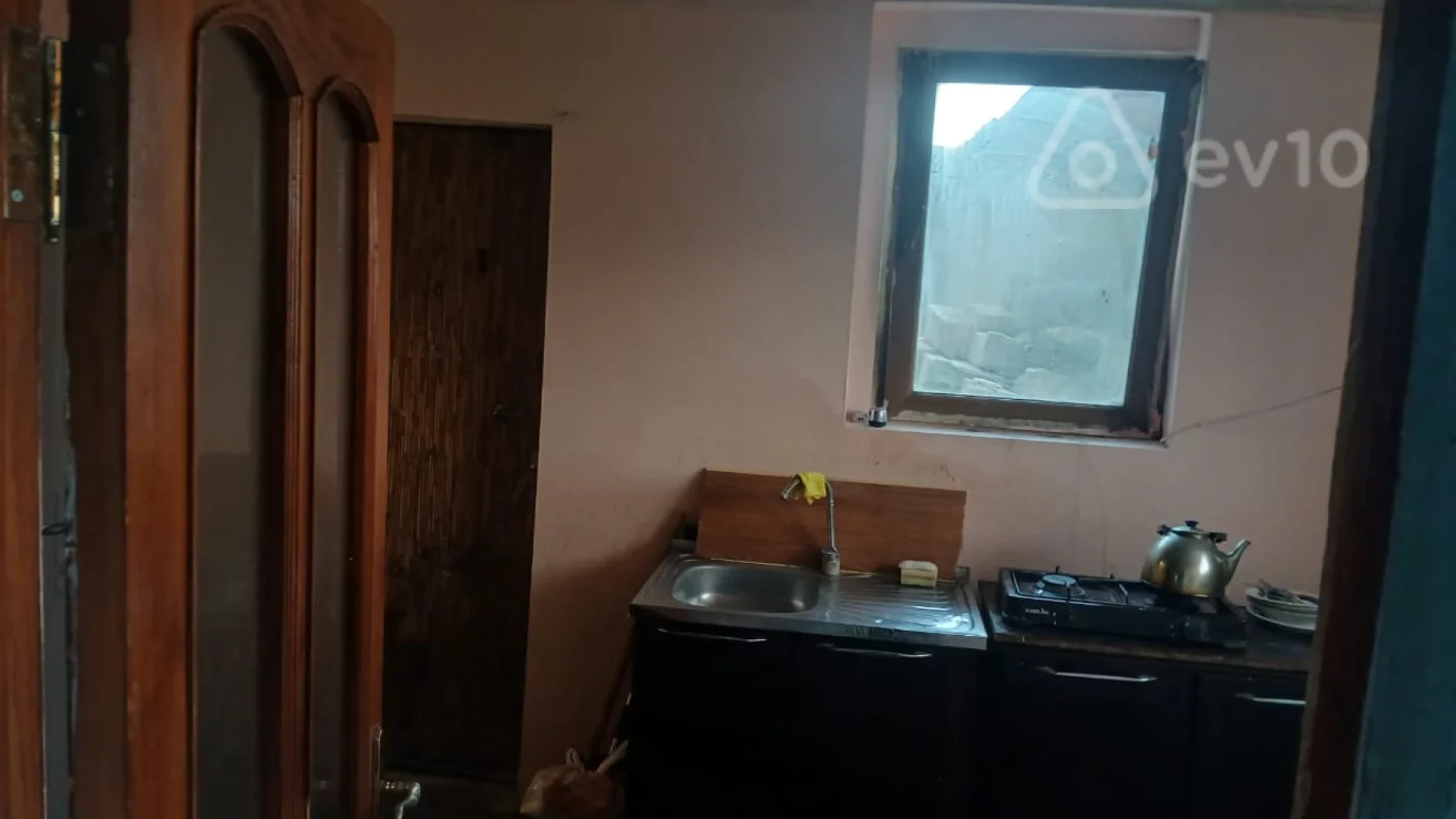 Kirayə verilir 2 otaqlı köhnə tikili 30 m²