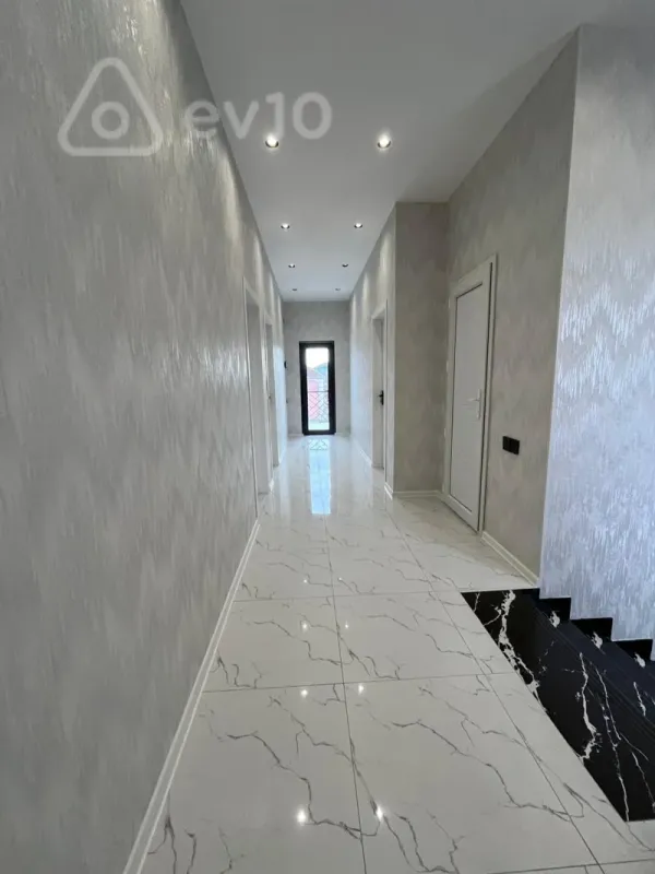 Satılır 5 otaqlı həyət evi 150 m²