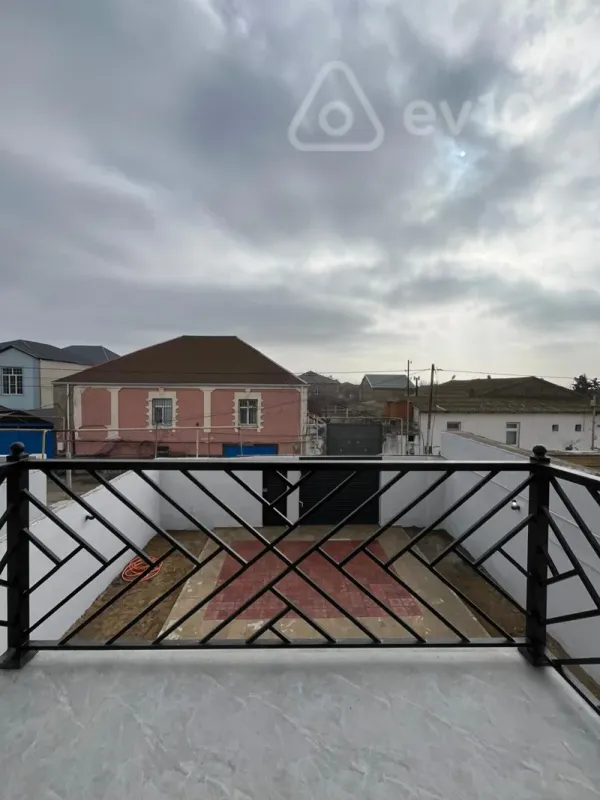 Satılır 5 otaqlı həyət evi 150 m²