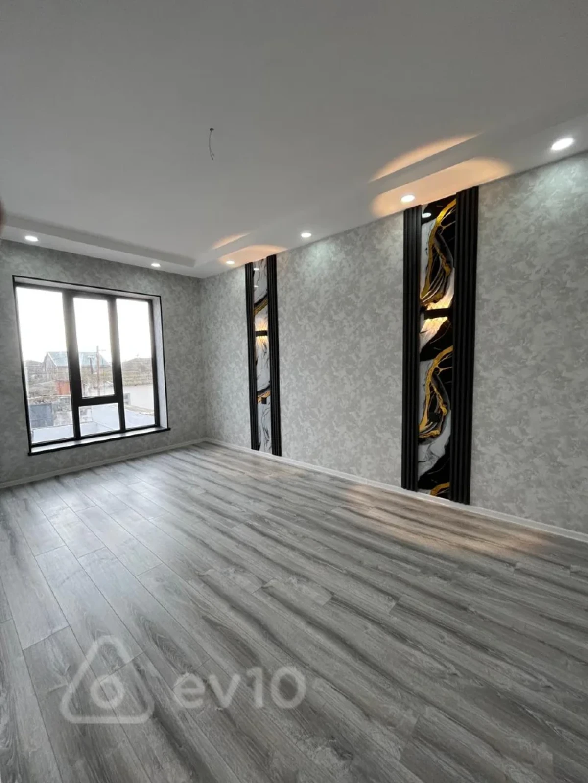 Satılır 5 otaqlı həyət evi 150 m²