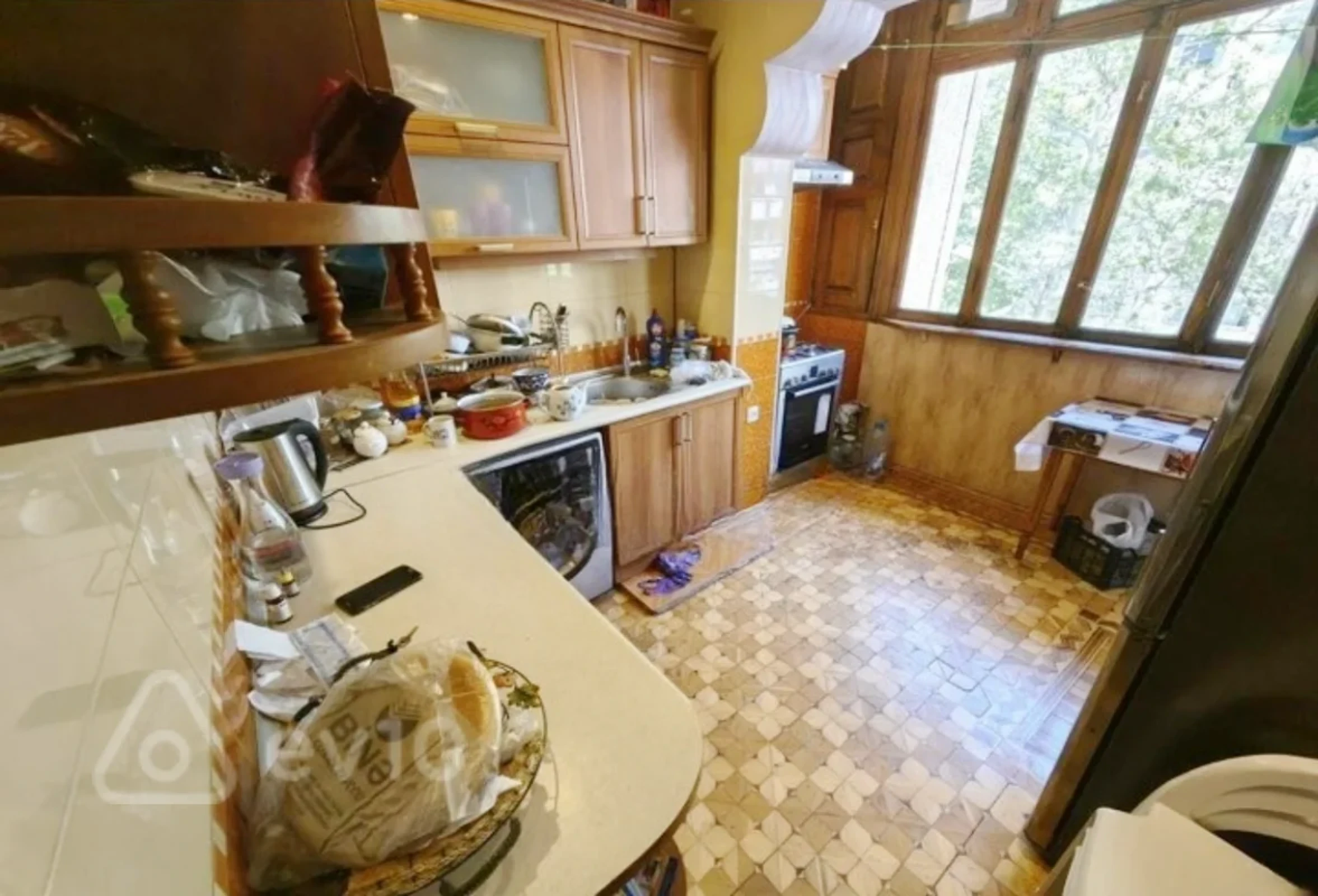 Satılır 4 otaqlı köhnə tikili 110 m²