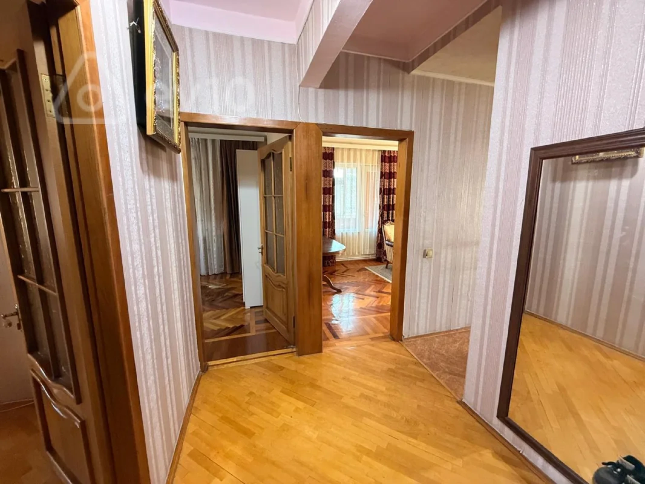 Kirayə verilir 3 otaqlı köhnə tikili 90 m²