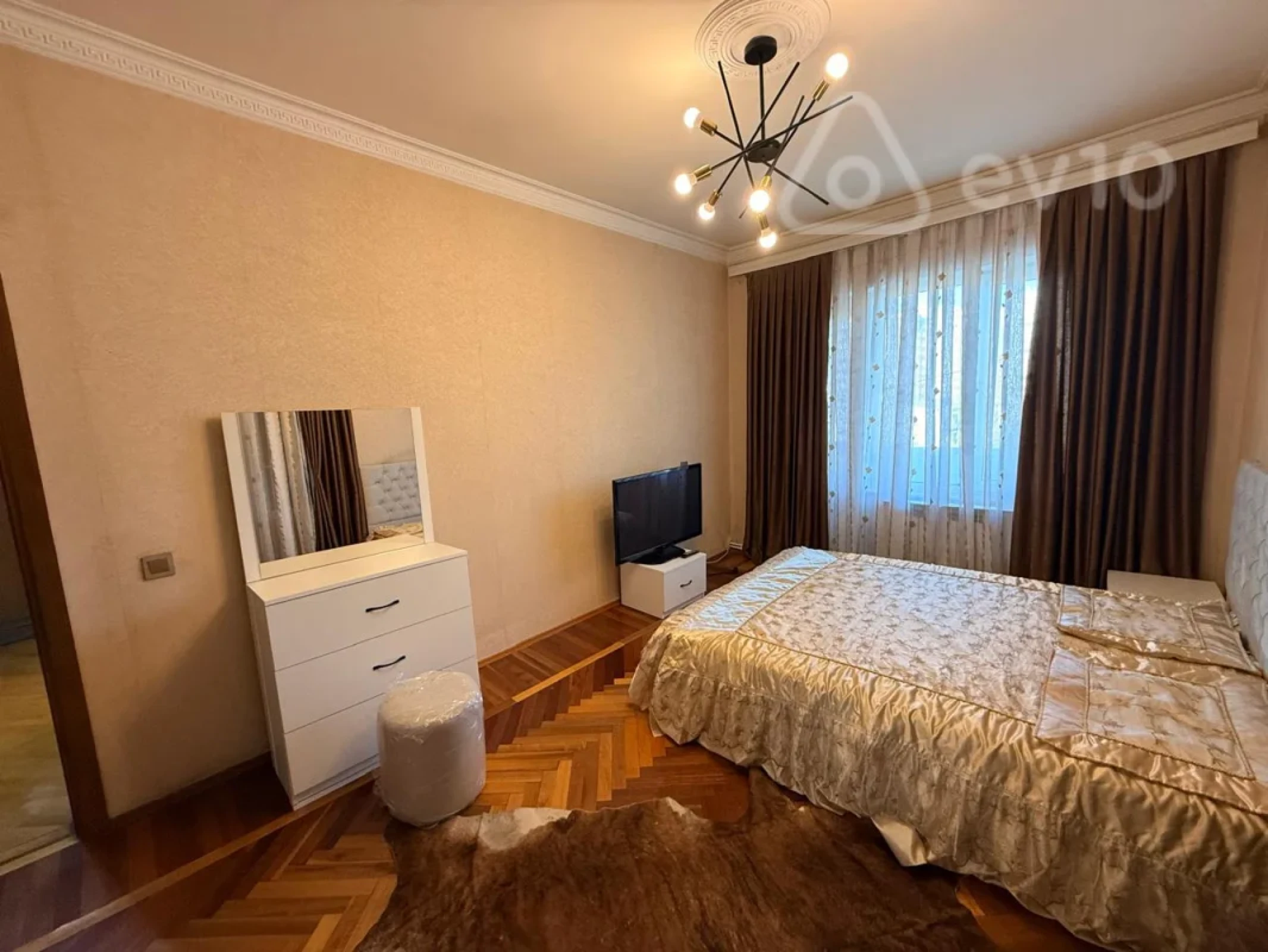 Kirayə verilir 3 otaqlı köhnə tikili 90 m²