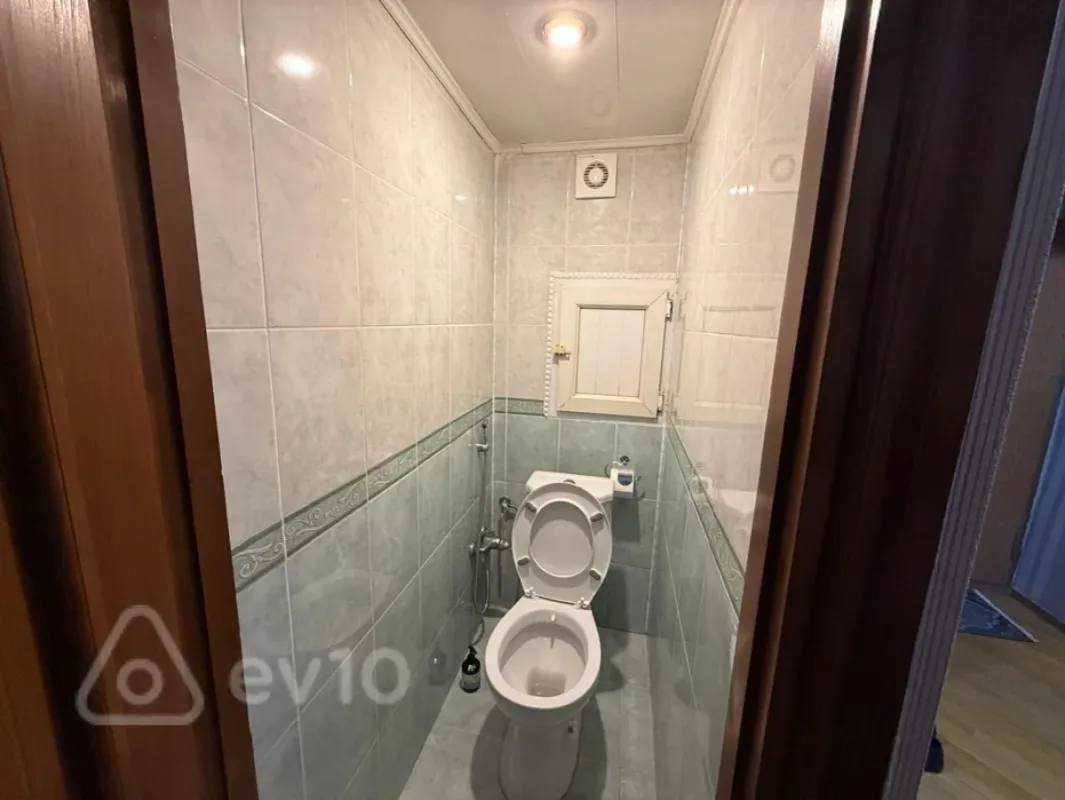 Kirayə verilir 3 otaqlı köhnə tikili 90 m²