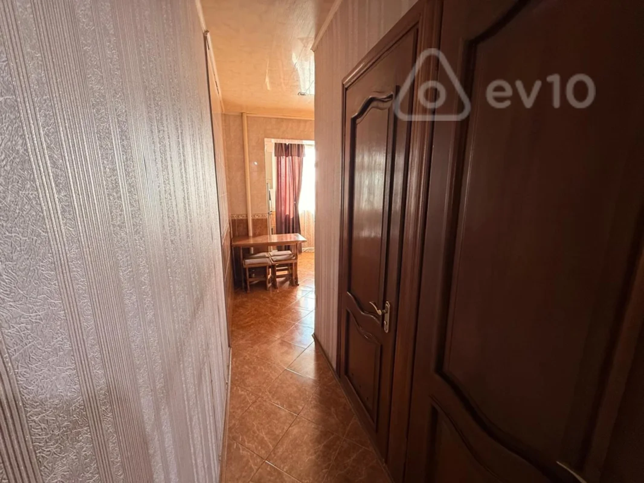 Kirayə verilir 3 otaqlı köhnə tikili 90 m²