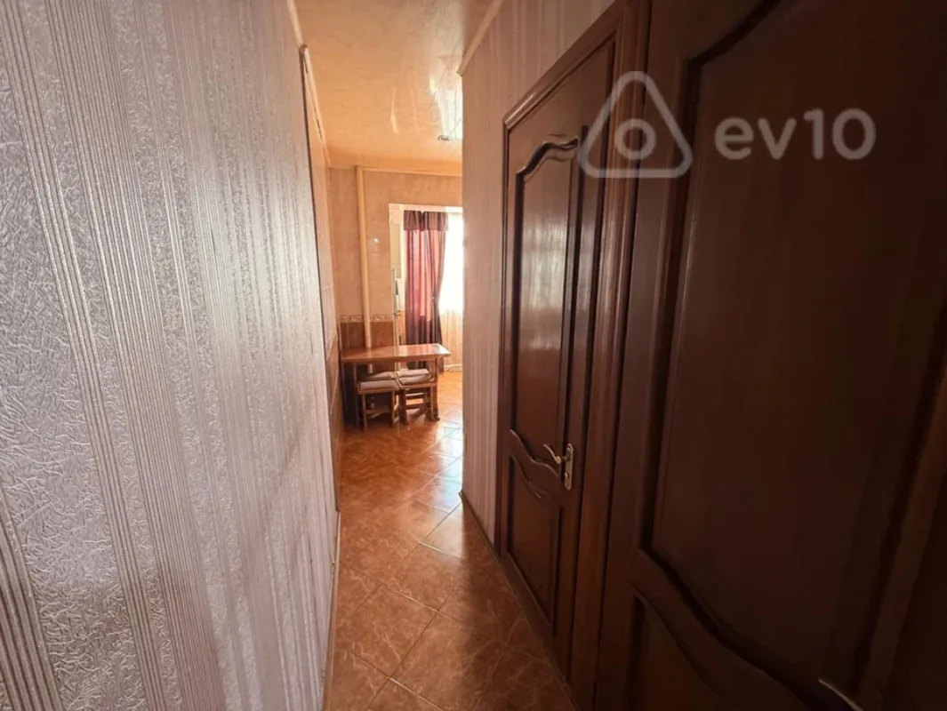 Kirayə verilir 3 otaqlı köhnə tikili 90 m²