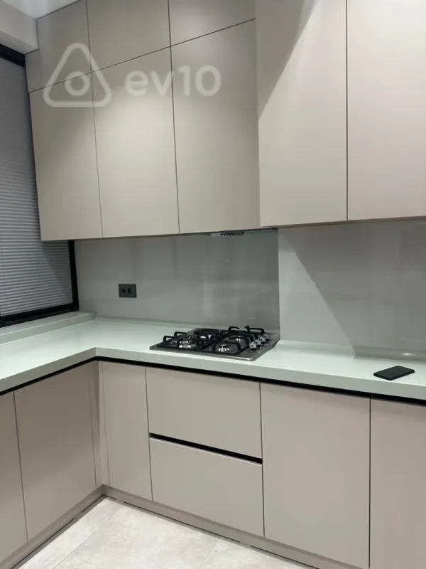 Kirayə verilir 2 otaqlı yeni tikili 75 m²