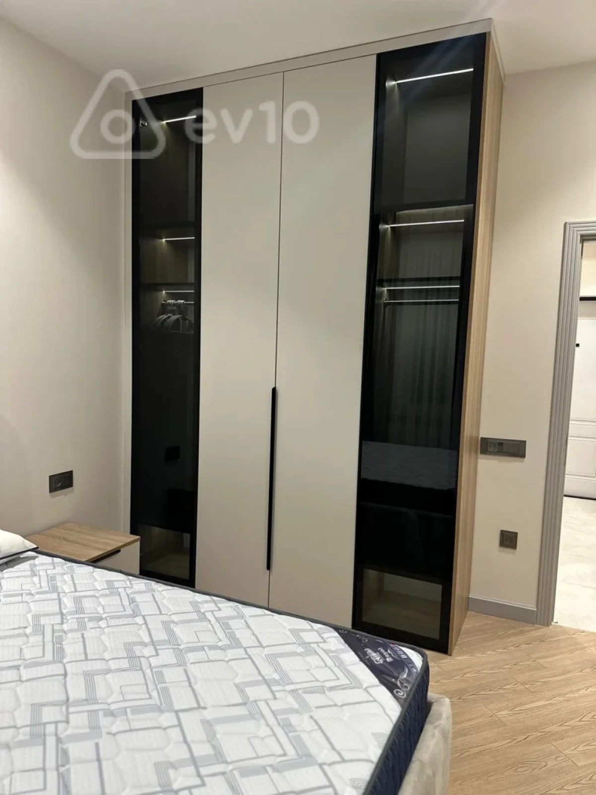Kirayə verilir 2 otaqlı yeni tikili 75 m²