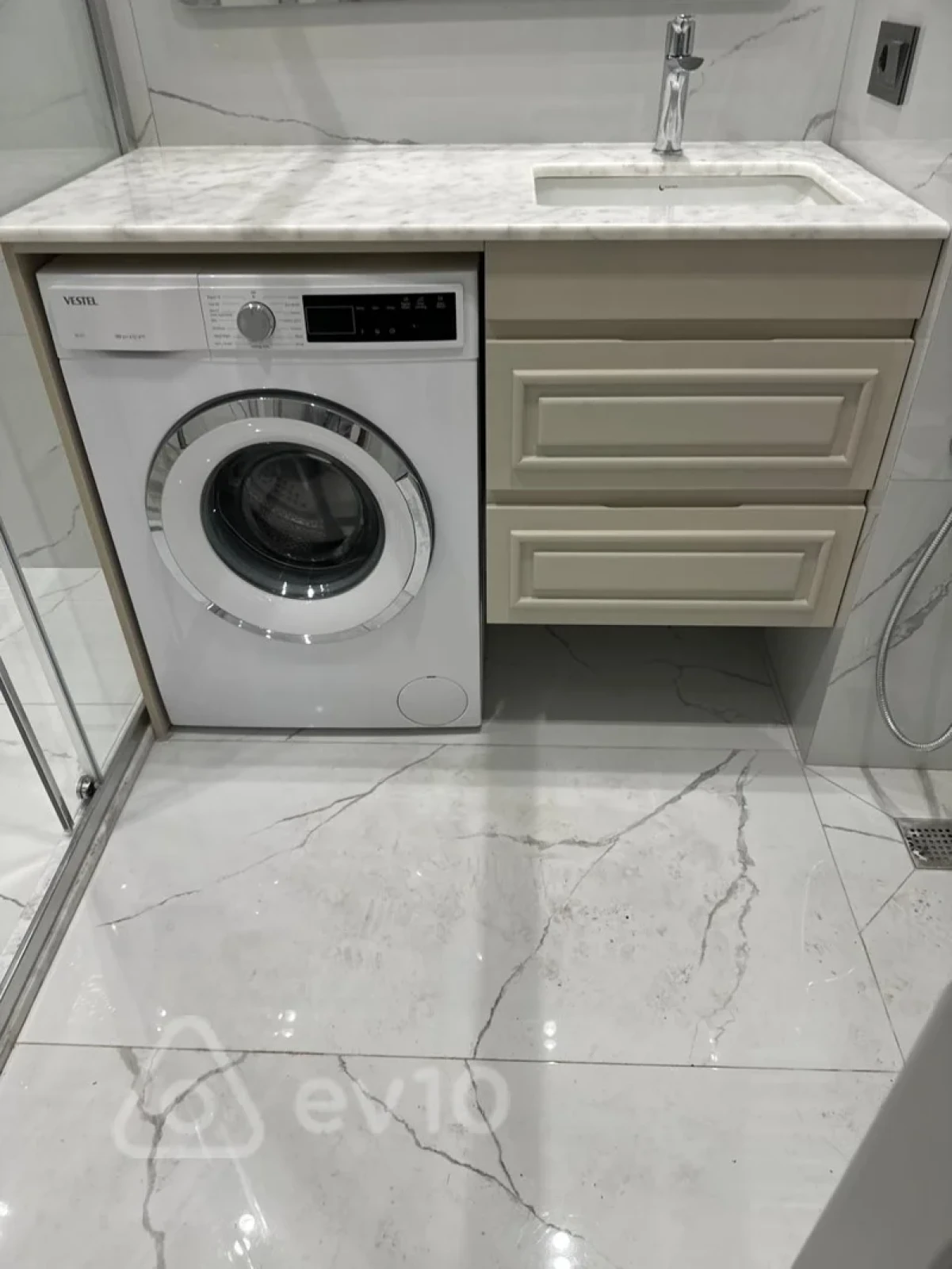 Kirayə verilir 2 otaqlı yeni tikili 75 m²