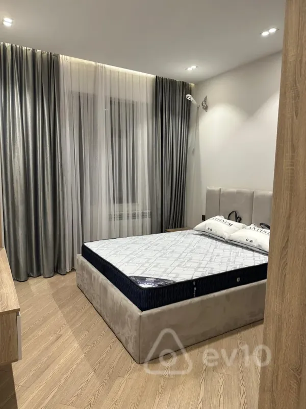 Kirayə verilir 2 otaqlı yeni tikili 75 m²
