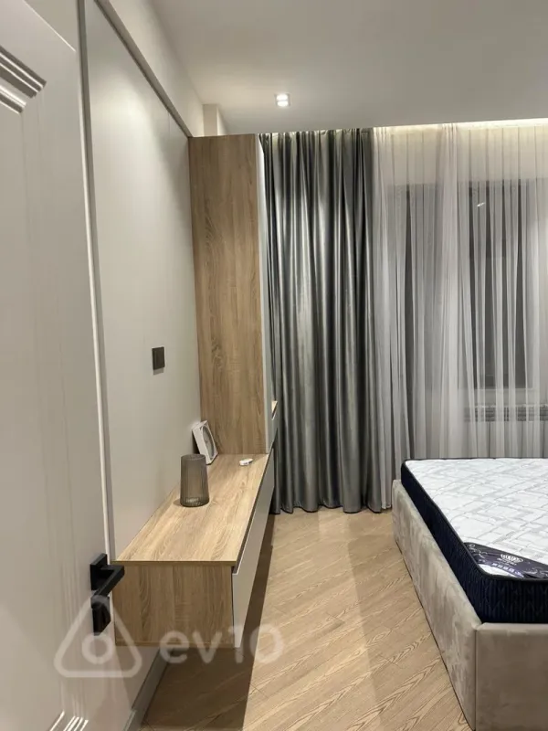 Kirayə verilir 2 otaqlı yeni tikili 75 m²