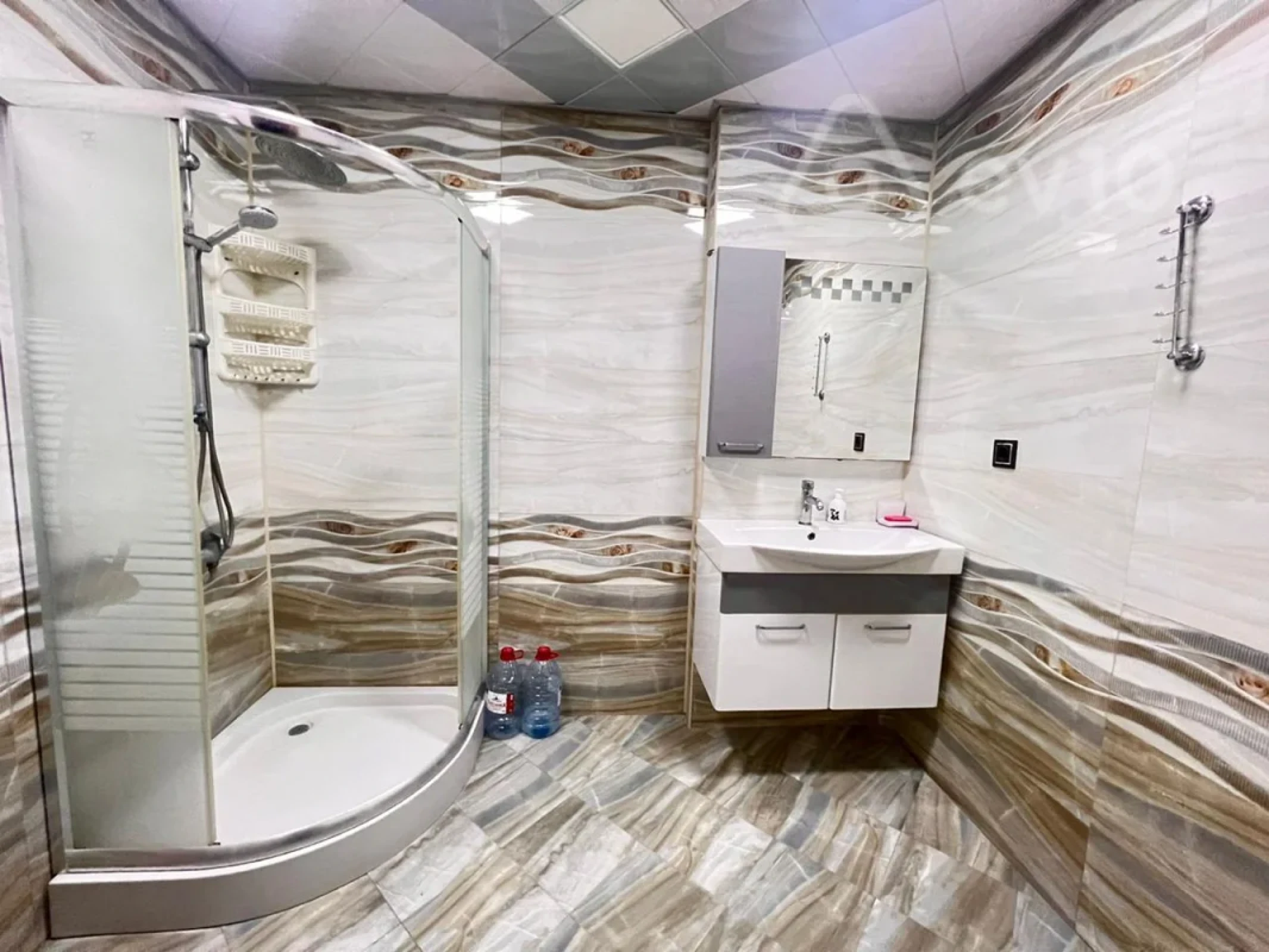 Kirayə verilir 1 otaqlı yeni tikili 90 m²