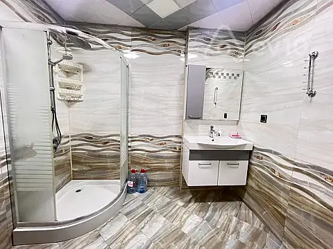 Kirayə verilir 1 otaqlı yeni tikili 90 m²