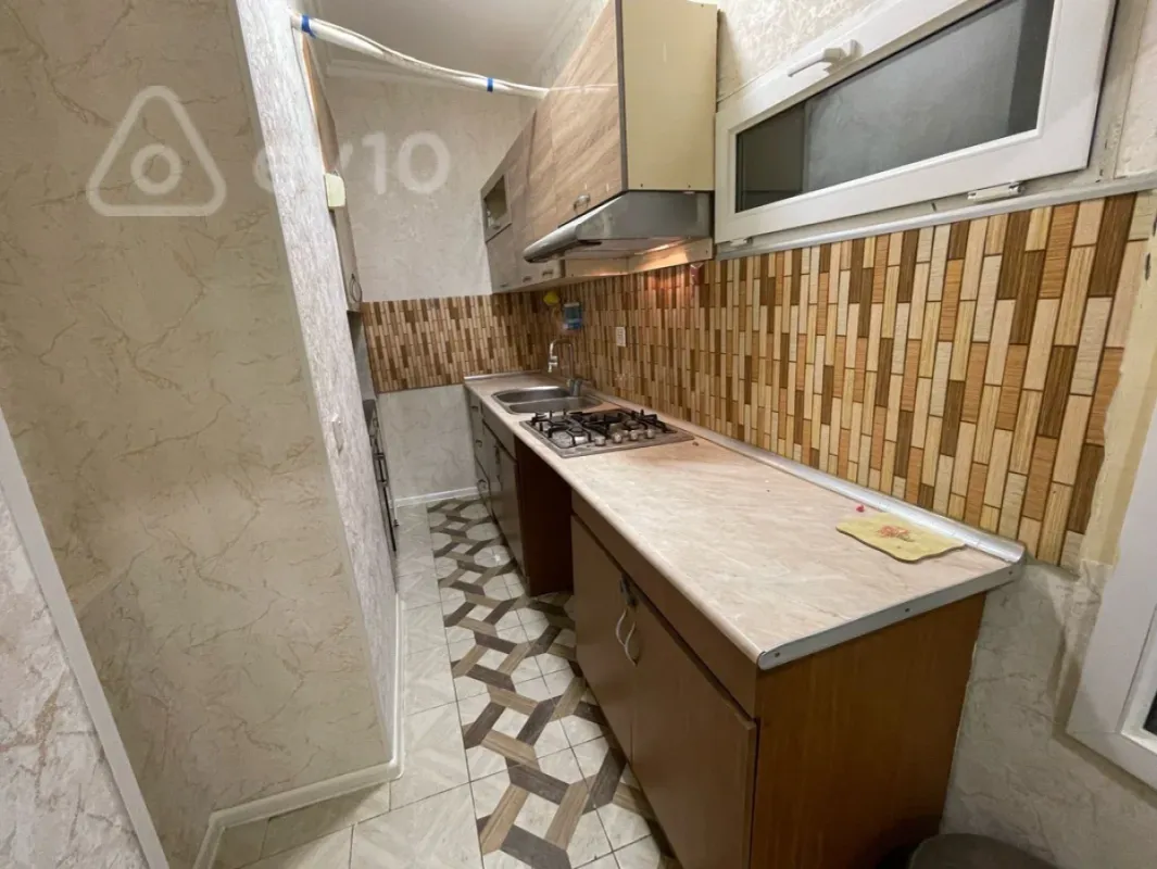 Kirayə verilir 2 otaqlı köhnə tikili 40 m²