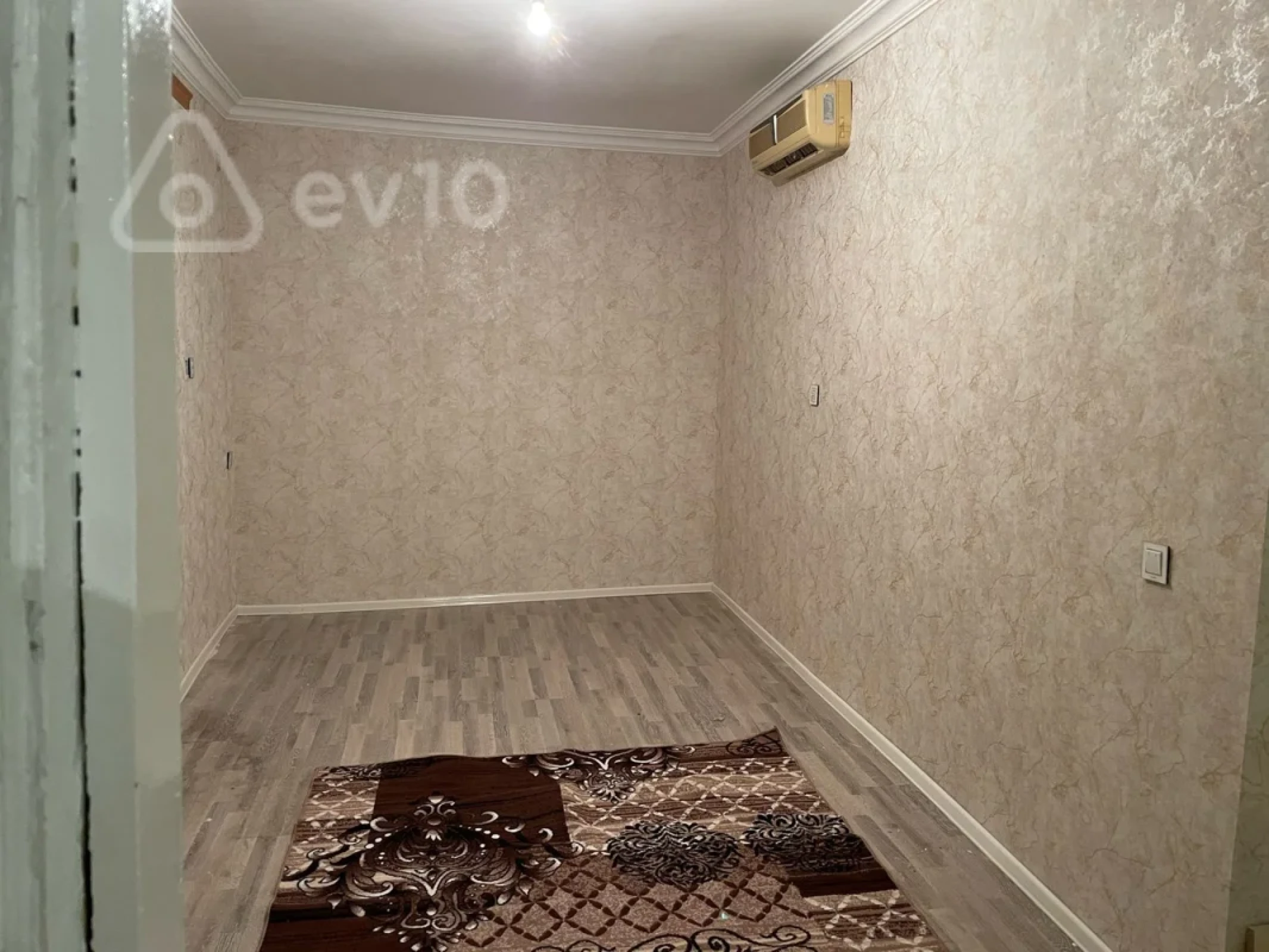 Kirayə verilir 2 otaqlı köhnə tikili 40 m²