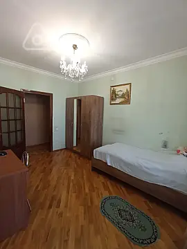 Satılır 5 otaqlı köhnə tikili 120 m²