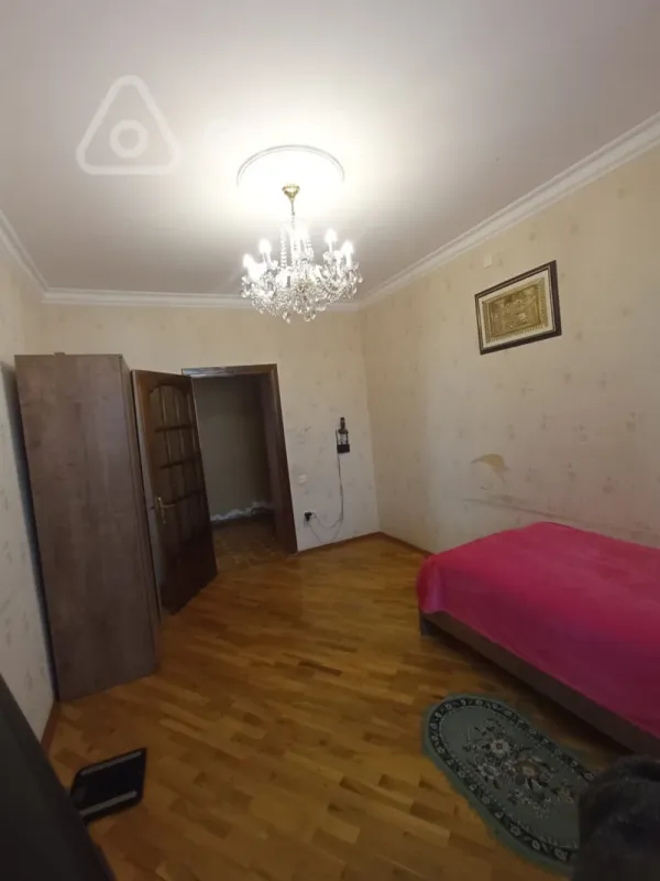 Satılır 5 otaqlı köhnə tikili 120 m²