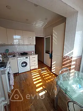 Satılır 5 otaqlı köhnə tikili 120 m²