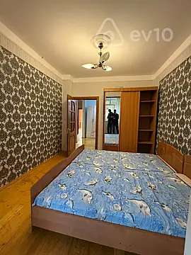 Kirayə verilir 2 otaqlı köhnə tikili 60 m²