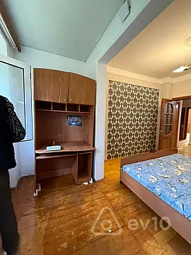 Kirayə verilir 2 otaqlı köhnə tikili 60 m²