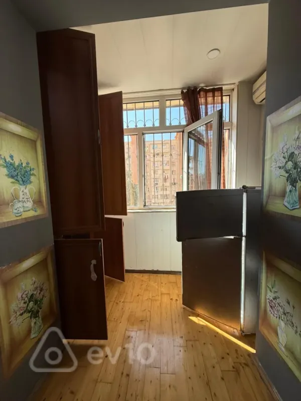 Kirayə verilir 2 otaqlı köhnə tikili 60 m²