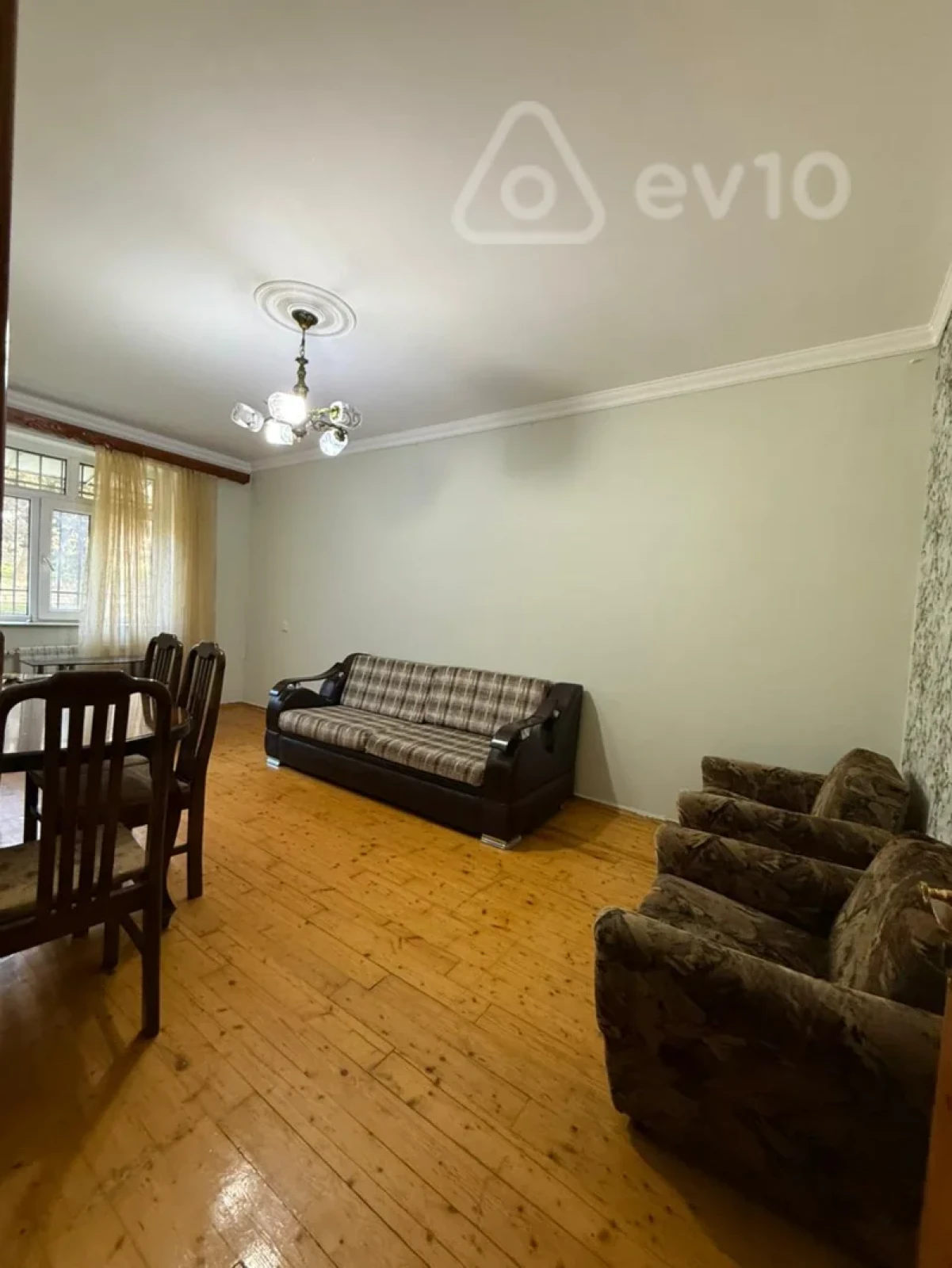 Kirayə verilir 2 otaqlı köhnə tikili 60 m²