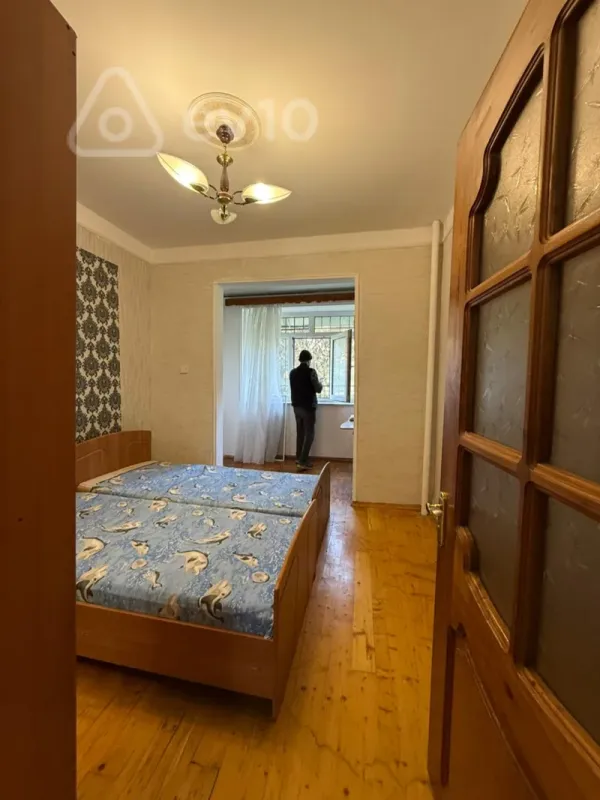Kirayə verilir 2 otaqlı köhnə tikili 60 m²