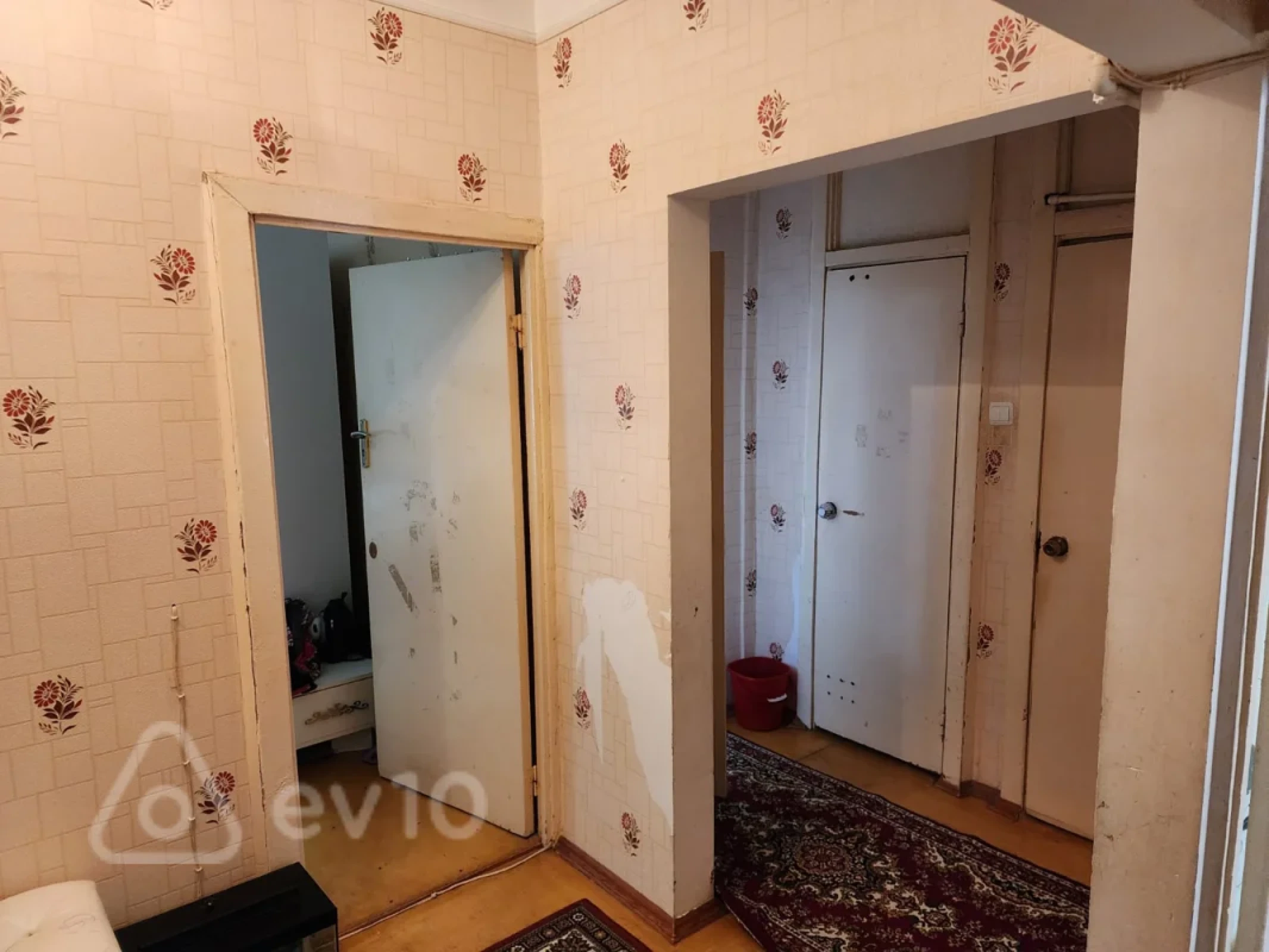 Satılır 3 otaqlı köhnə tikili 80 m²