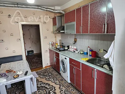 Satılır 3 otaqlı köhnə tikili 80 m²