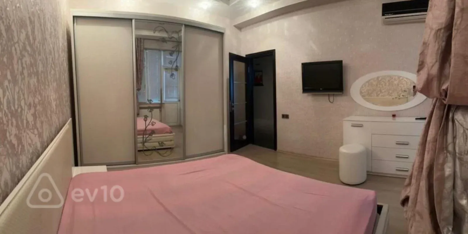 Kirayə verilir 2 otaqlı yeni tikili 70 m²