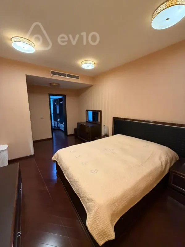 Kirayə verilir 2 otaqlı yeni tikili 100 m²