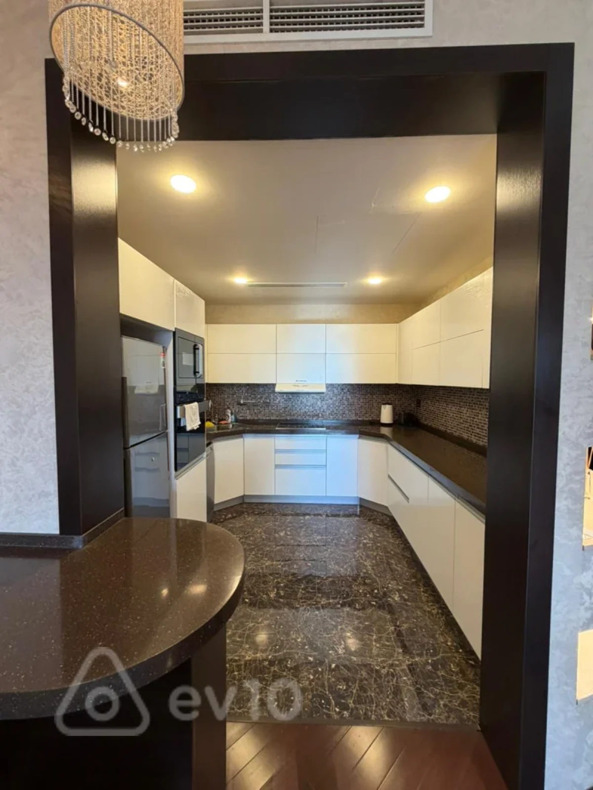 Kirayə verilir 2 otaqlı yeni tikili 100 m²