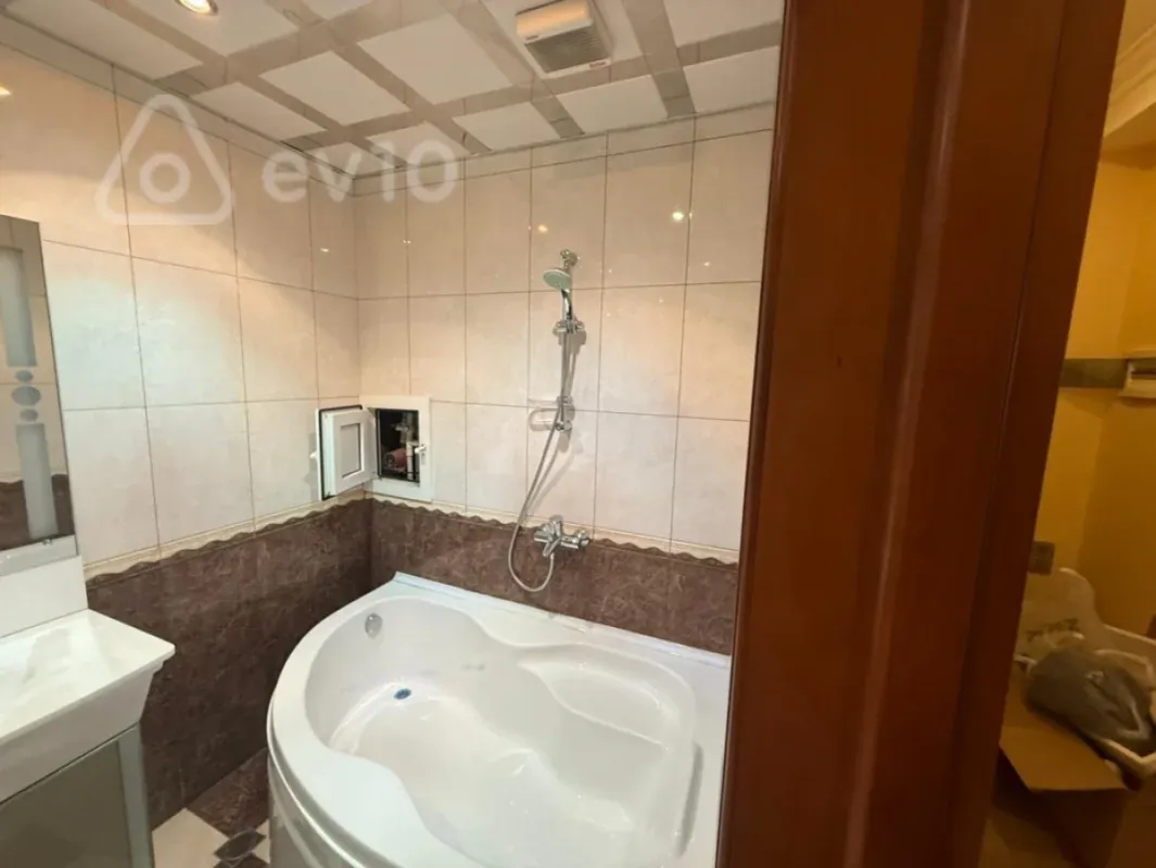 Satılır 2 otaqlı yeni tikili 108 m²