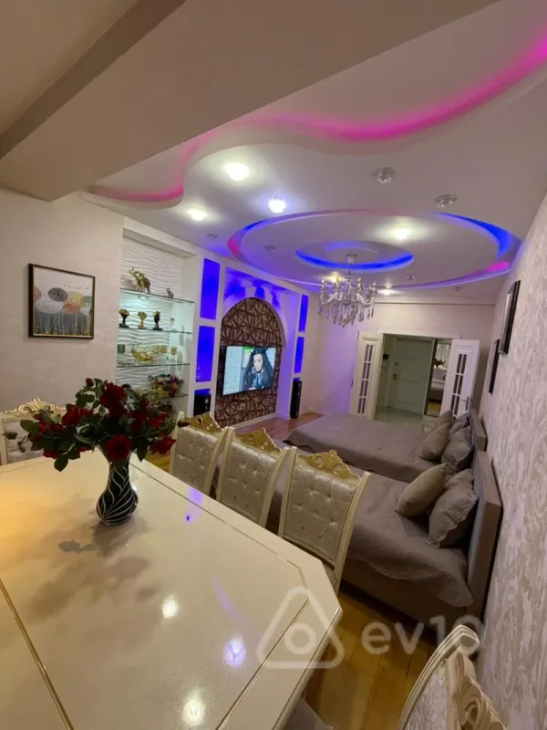 Satılır 2 otaqlı yeni tikili 105 m²