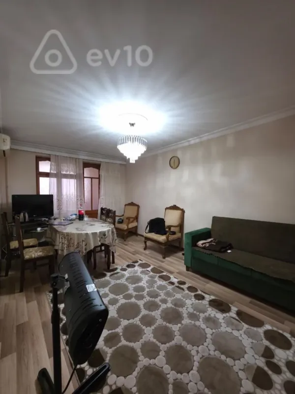 Satılır 2 otaqlı köhnə tikili 50 m²