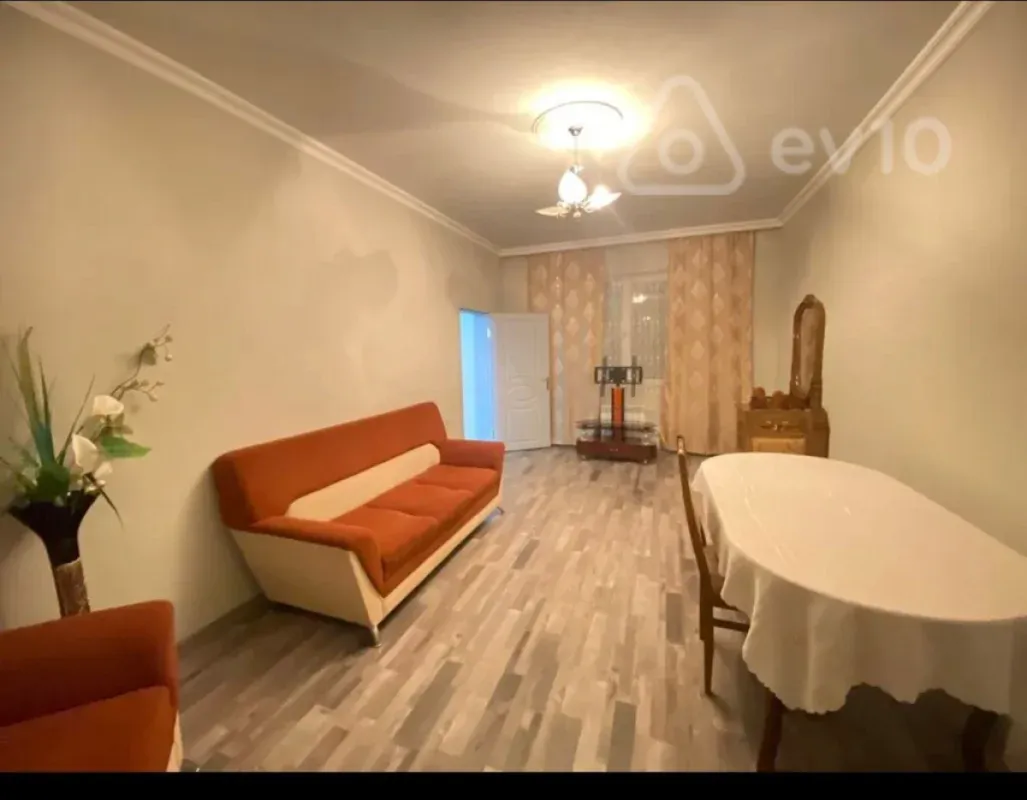 Kirayə verilir 2 otaqlı həyət evi 65 m²