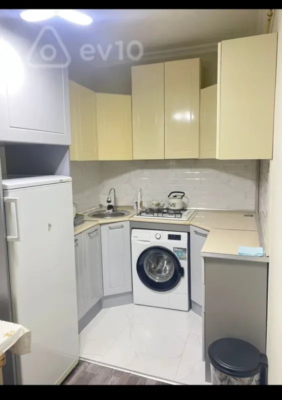 Kirayə verilir 2 otaqlı həyət evi 65 m²
