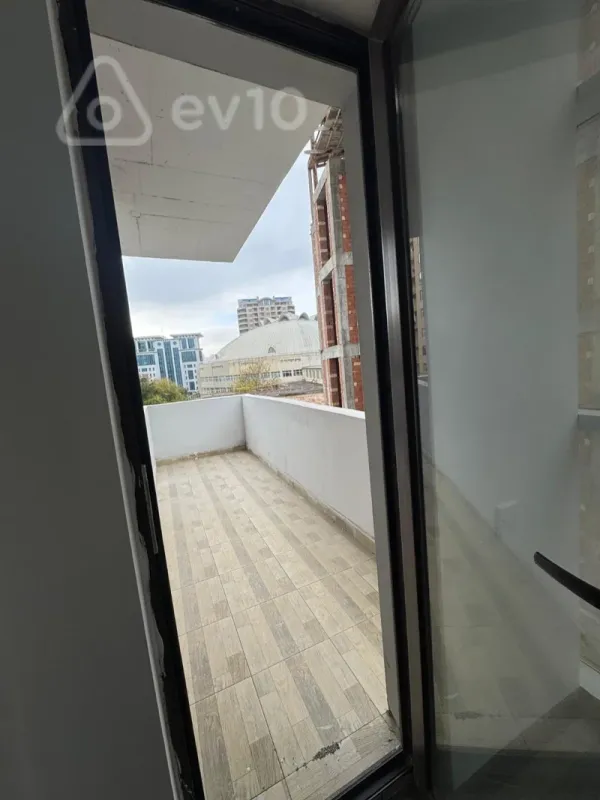 Kirayə verilir 16 otaqlı ofis 530 m²