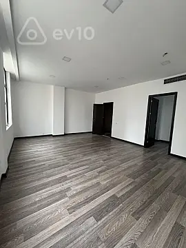 Kirayə verilir 16 otaqlı ofis 530 m²